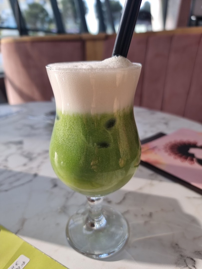 Flamenco: appetizing photo of a drink