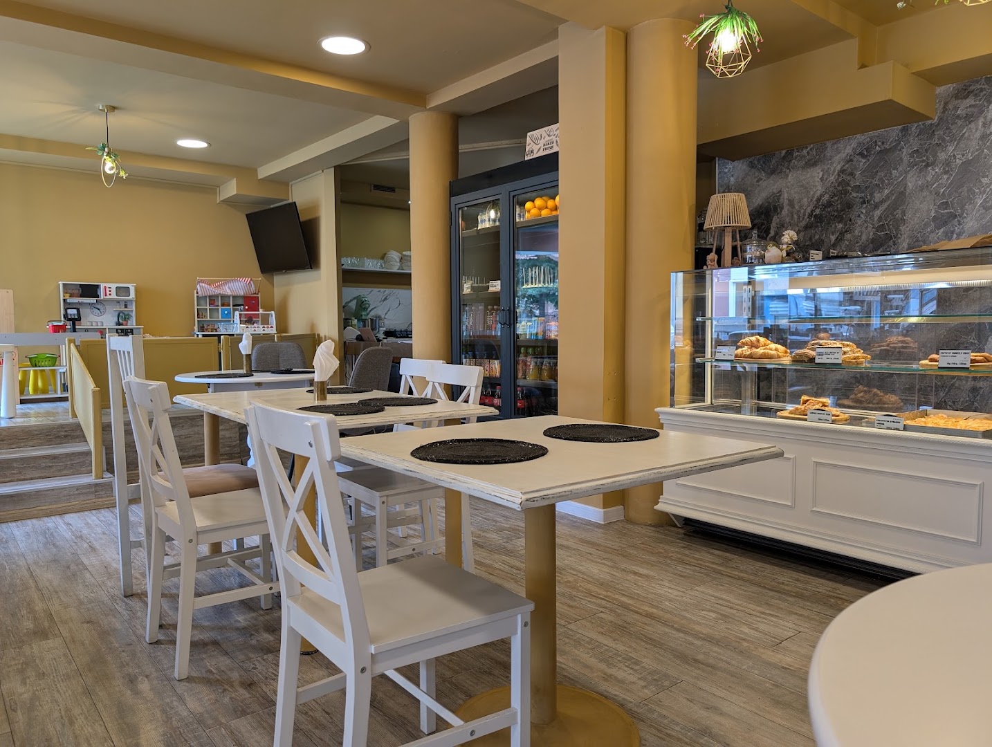Valentinka Bakery and Sweets: clear, inviting interior dining space