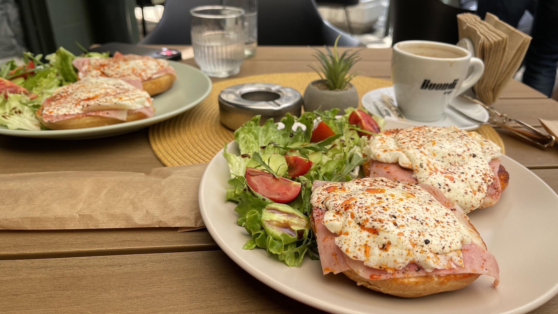 Verdè Coffee & Brunch: appetizing brunch food photography