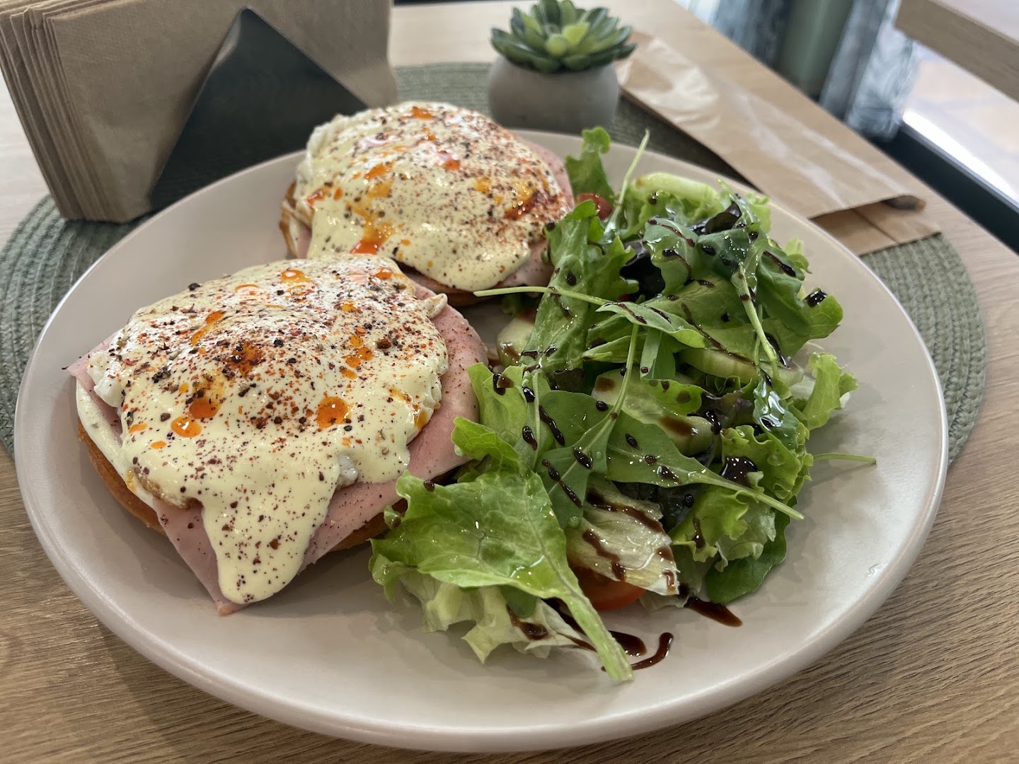 Verdè Coffee & Brunch: appetizing photo of brunch dish