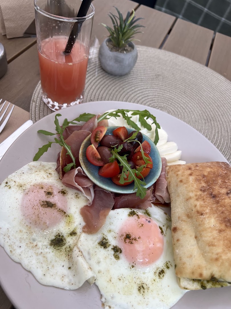 Verdè Coffee & Brunch: appetizing and clear food photo