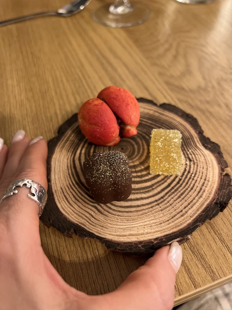 Bistro Blyan: appetizing presentation of restaurant food