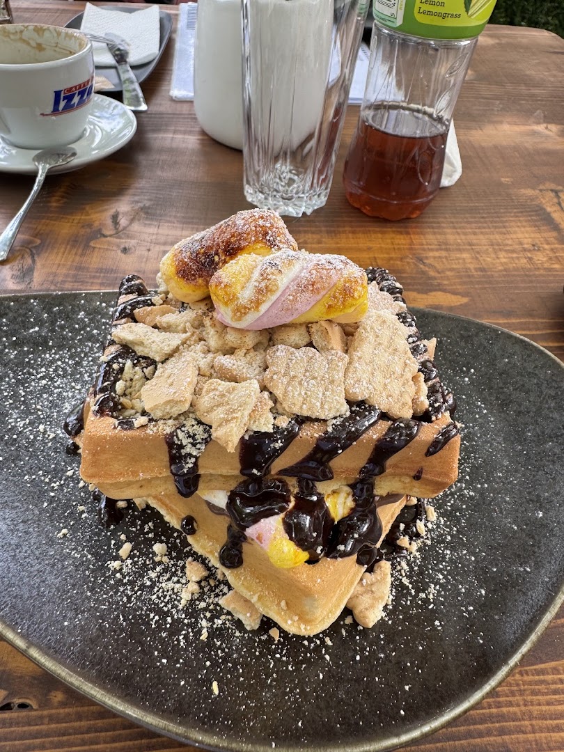 La Crêpe: appetizing photo of breakfast food