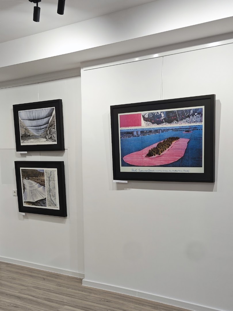Love My Time: clear photo of gallery exhibition