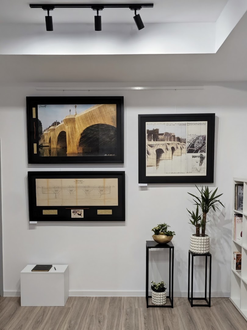 Love My Time: clear photo of gallery exhibition