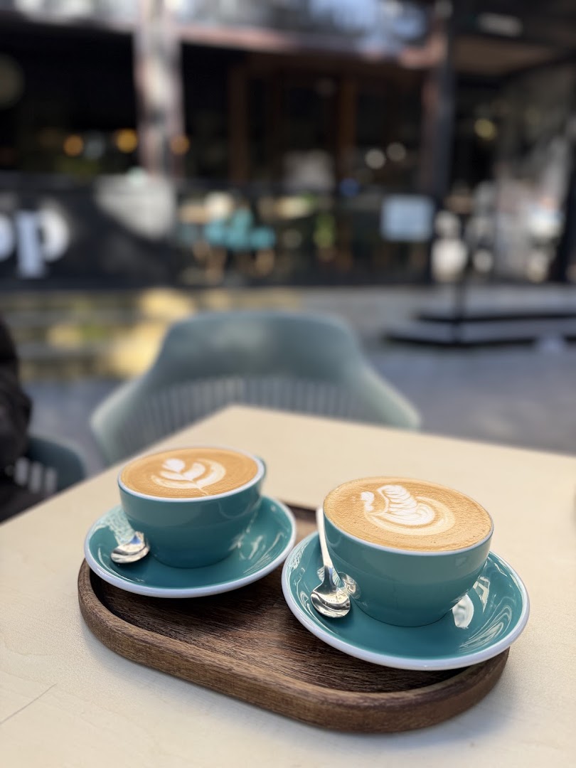 The Family Coffee Roasters: high quality, appealing coffee presentation
