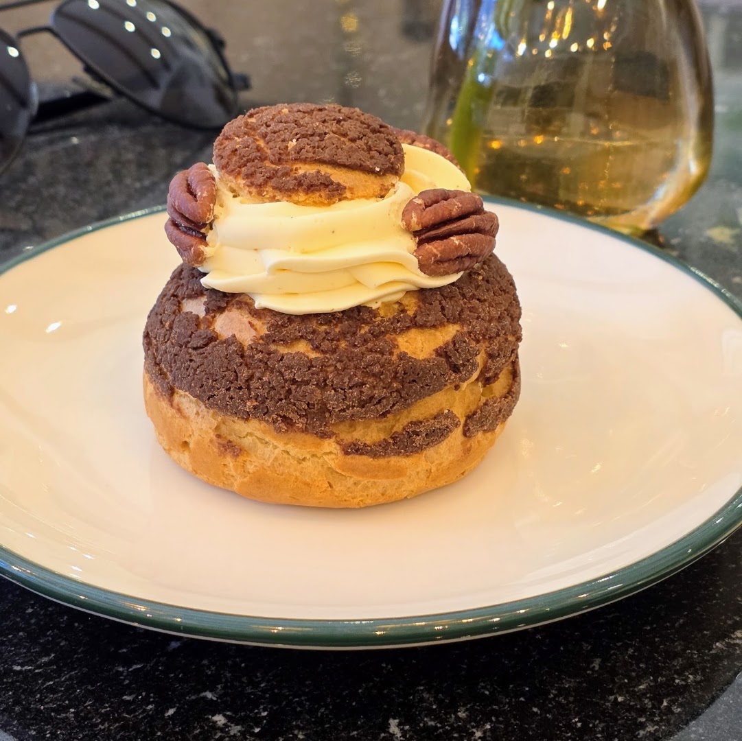 Cremeux Pastry & Cafe: appetizing photo of pastry