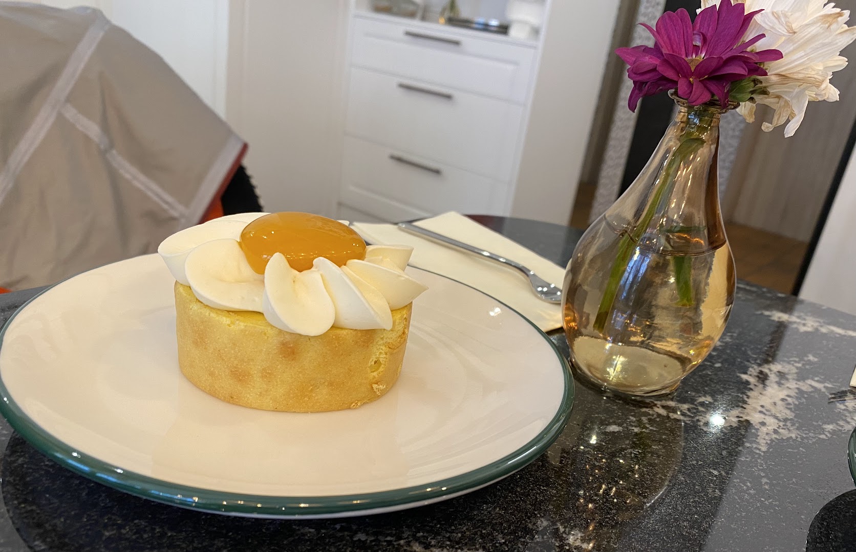Cremeux Pastry & Cafe: appetizing photo of pastry