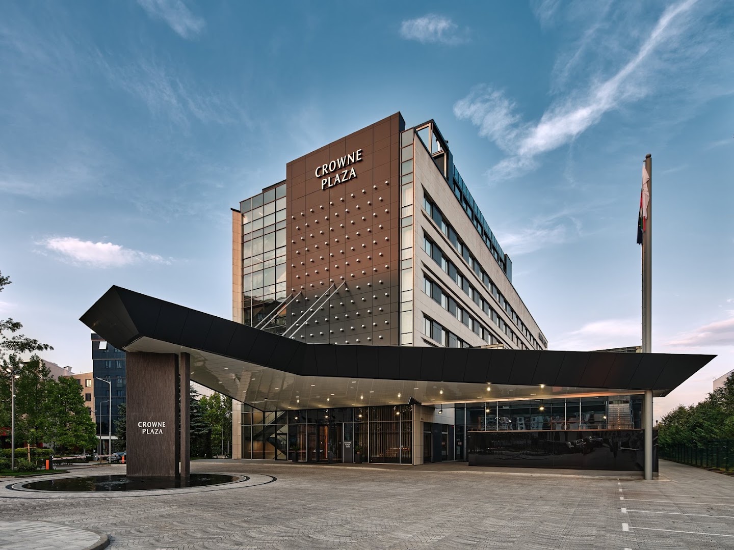 Crowne Plaza Sofia: professional exterior hotel shot