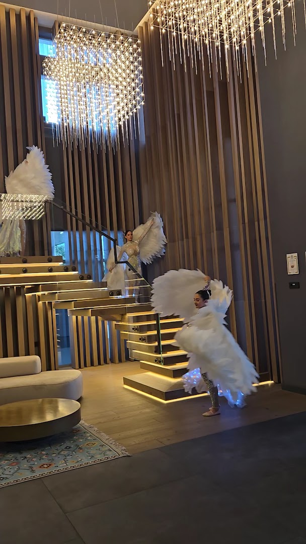 Crowne Plaza Sofia: high quality hotel lobby atmosphere