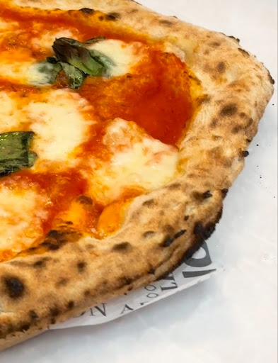 Mercanti Pizzeria & So.: appetizing close-up of pizza