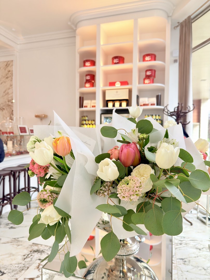 Nutree by Aya: beautiful shop interior and products