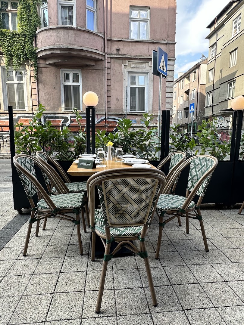 Osteria Luce: inviting outdoor terrace seating area