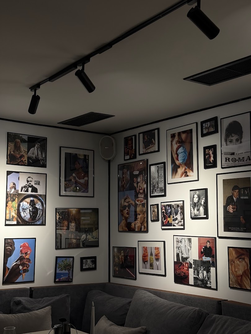Pepperone De Napoli: restaurant interior and atmosphere