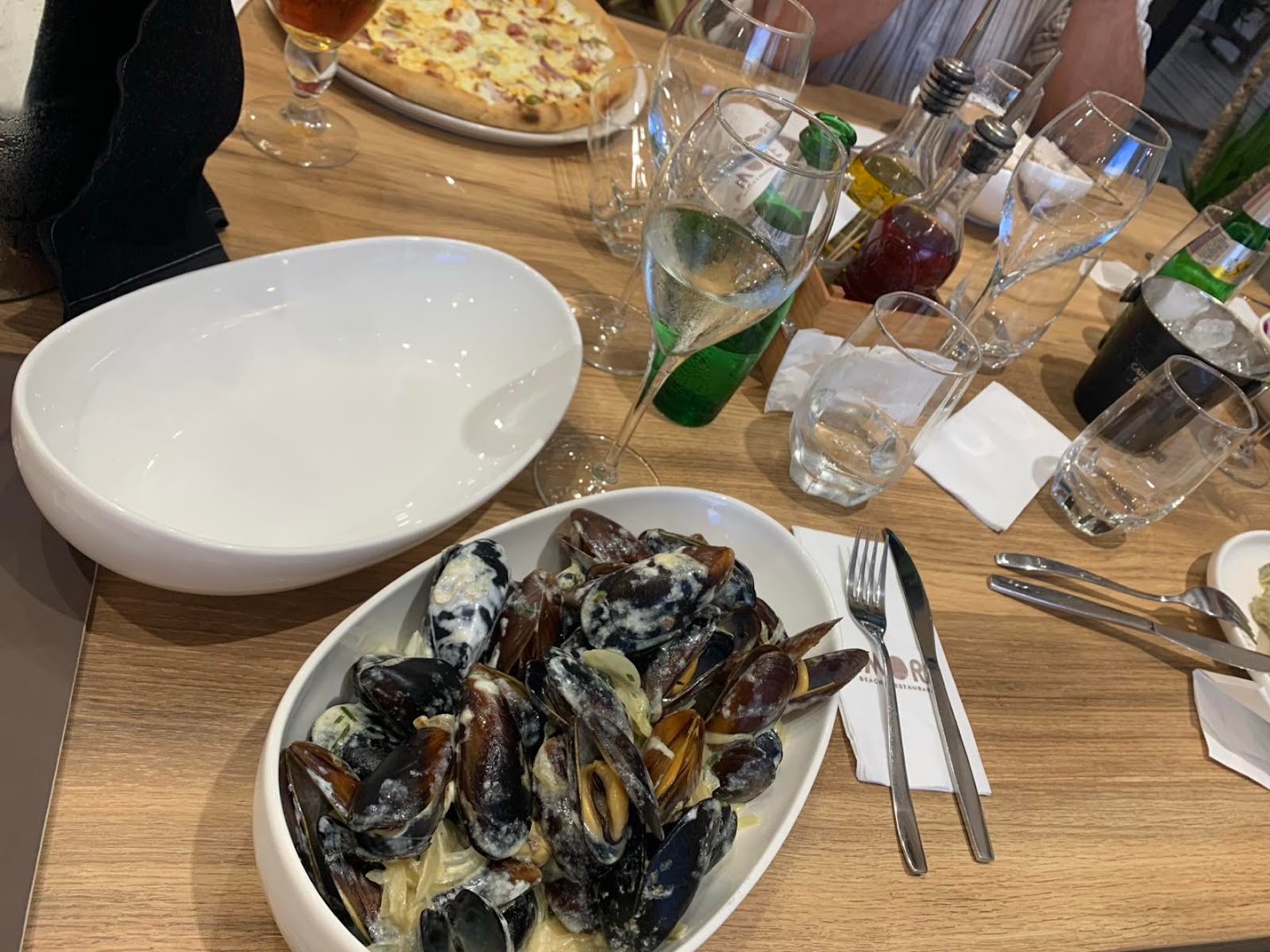 AMORE Beach & Restaurant: appetizing food presentation and clean presentation