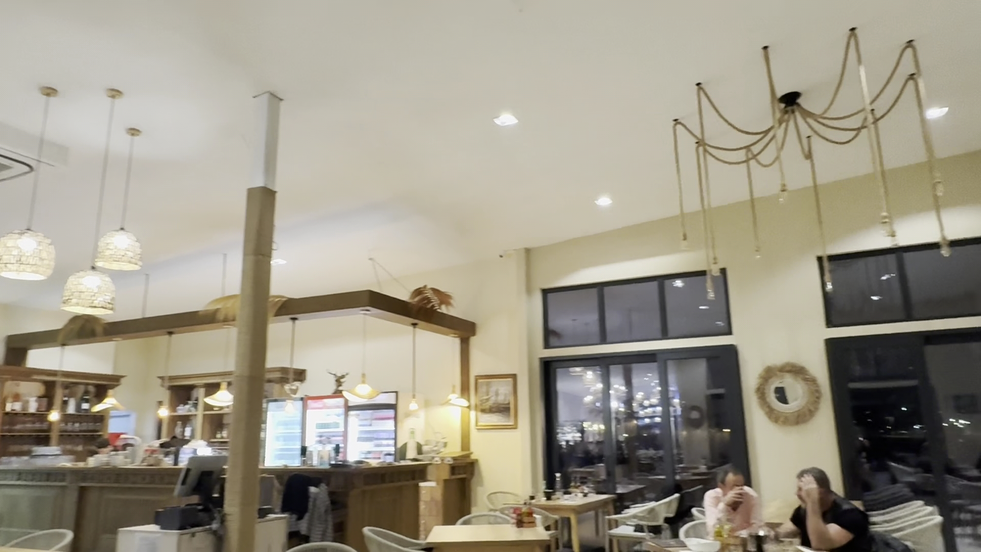AMORE Beach & Restaurant: clear interior shot of restaurant