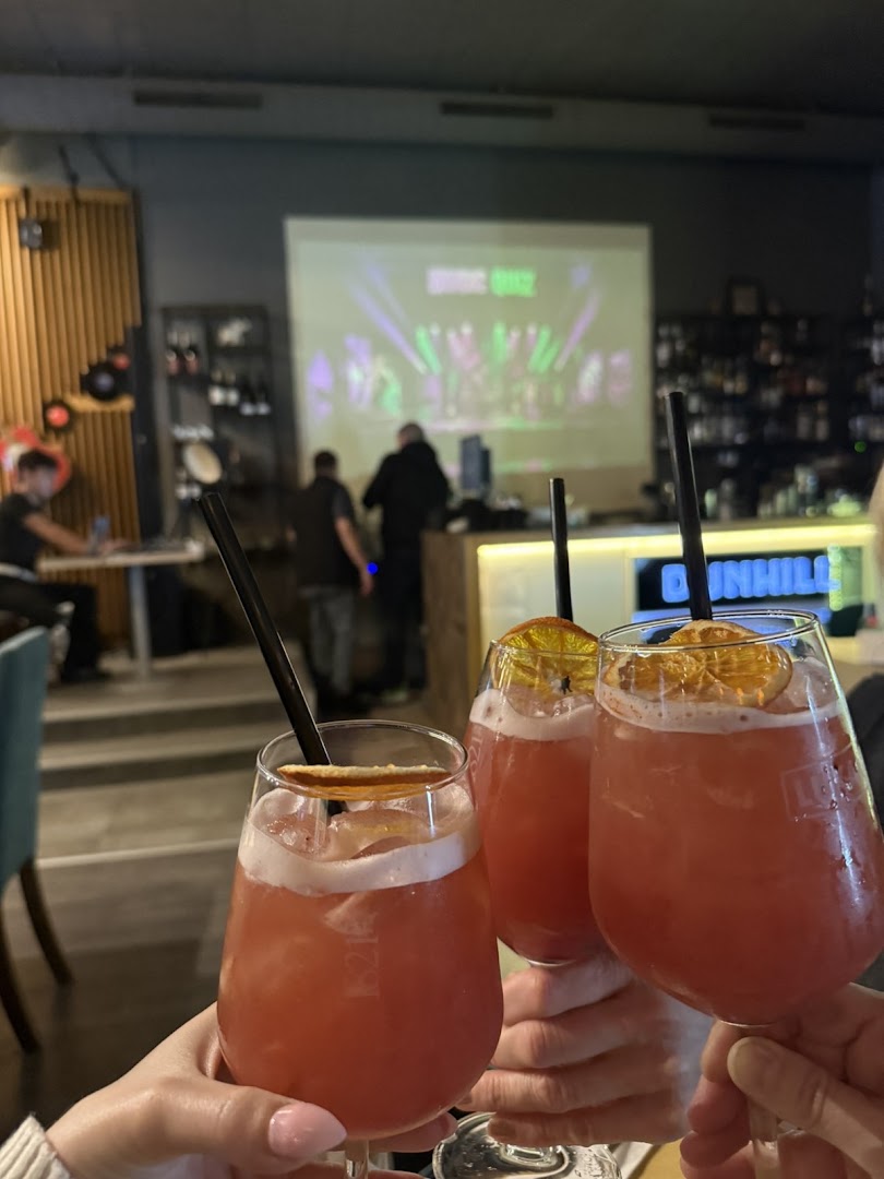 Gravity Drink Eat Easy: appealing shot of bar drinks