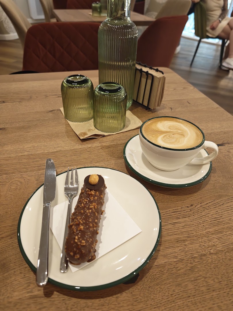 Paris Pastry: appetizing photo of pastry and coffee