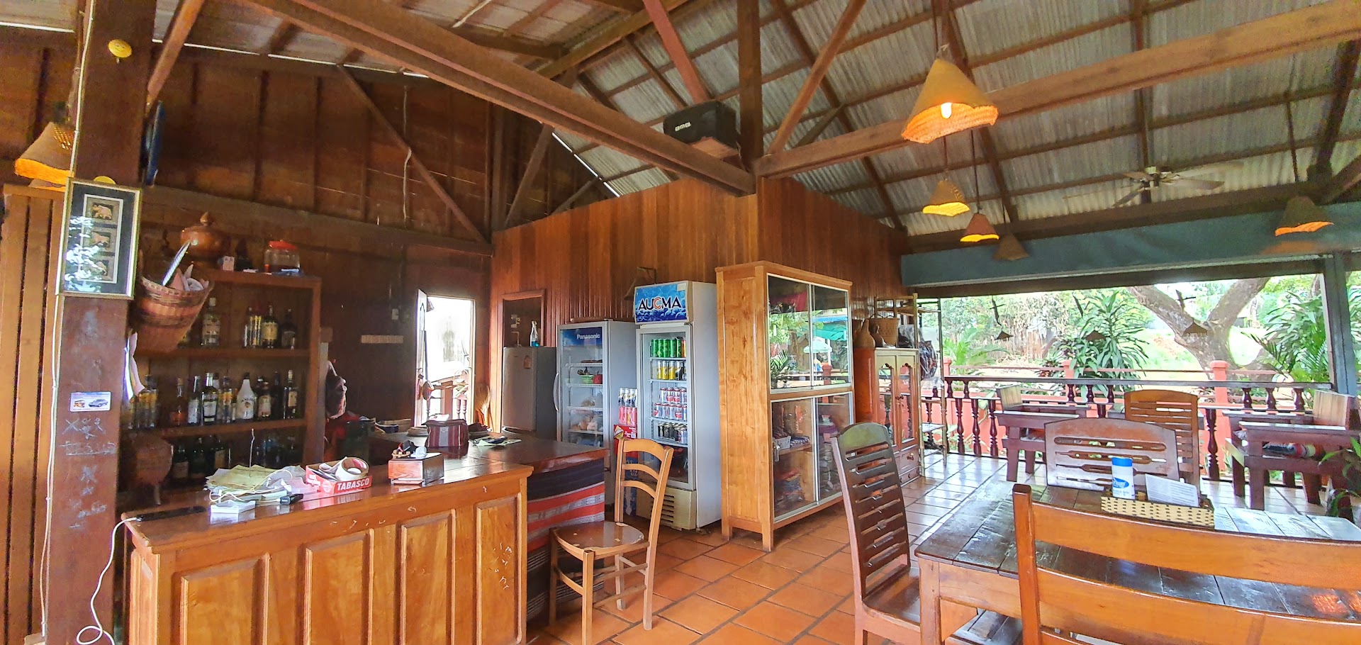 Cafe Alee: clear view of venue interior