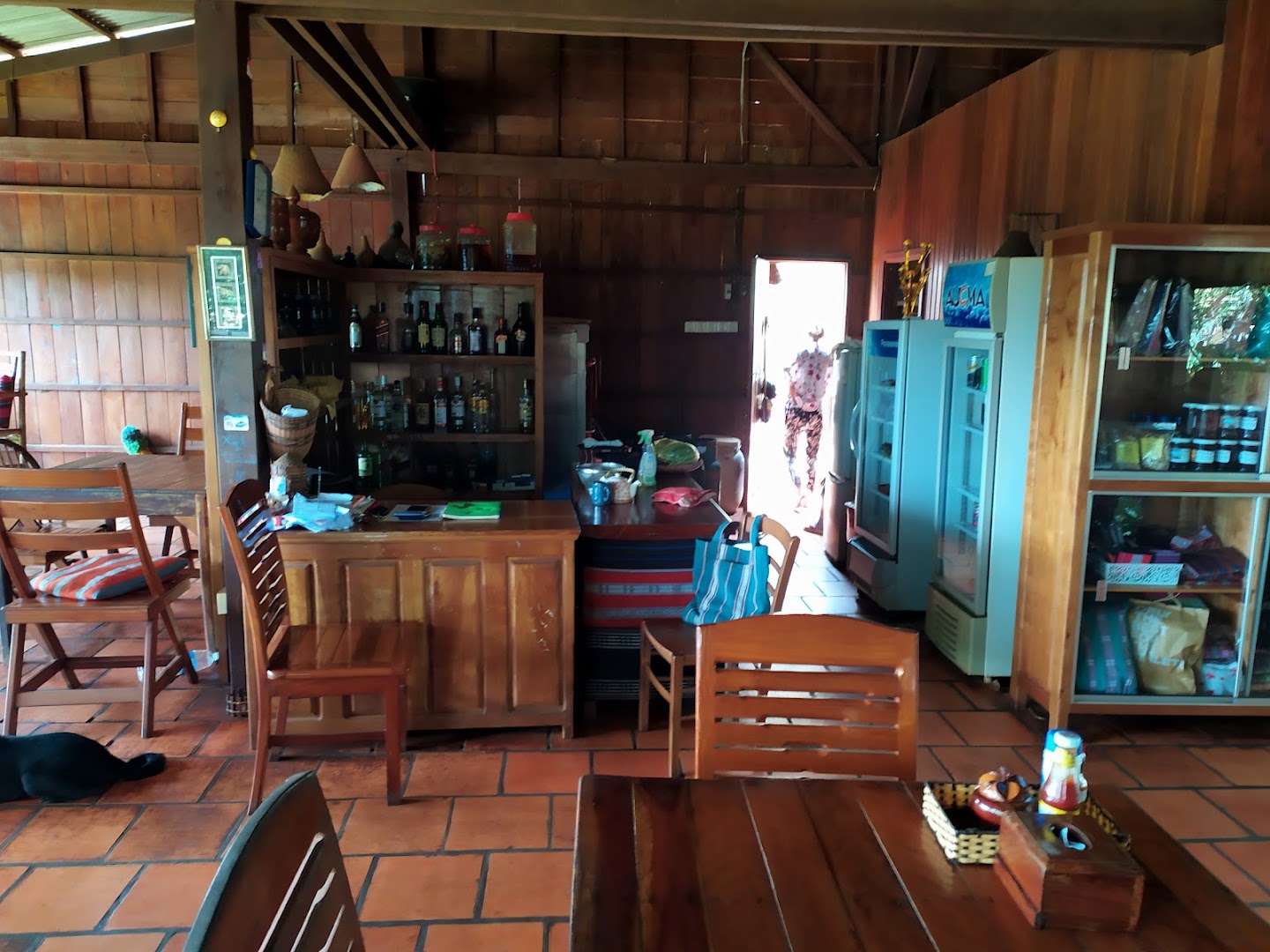 Cafe Alee: clear view of venue interior