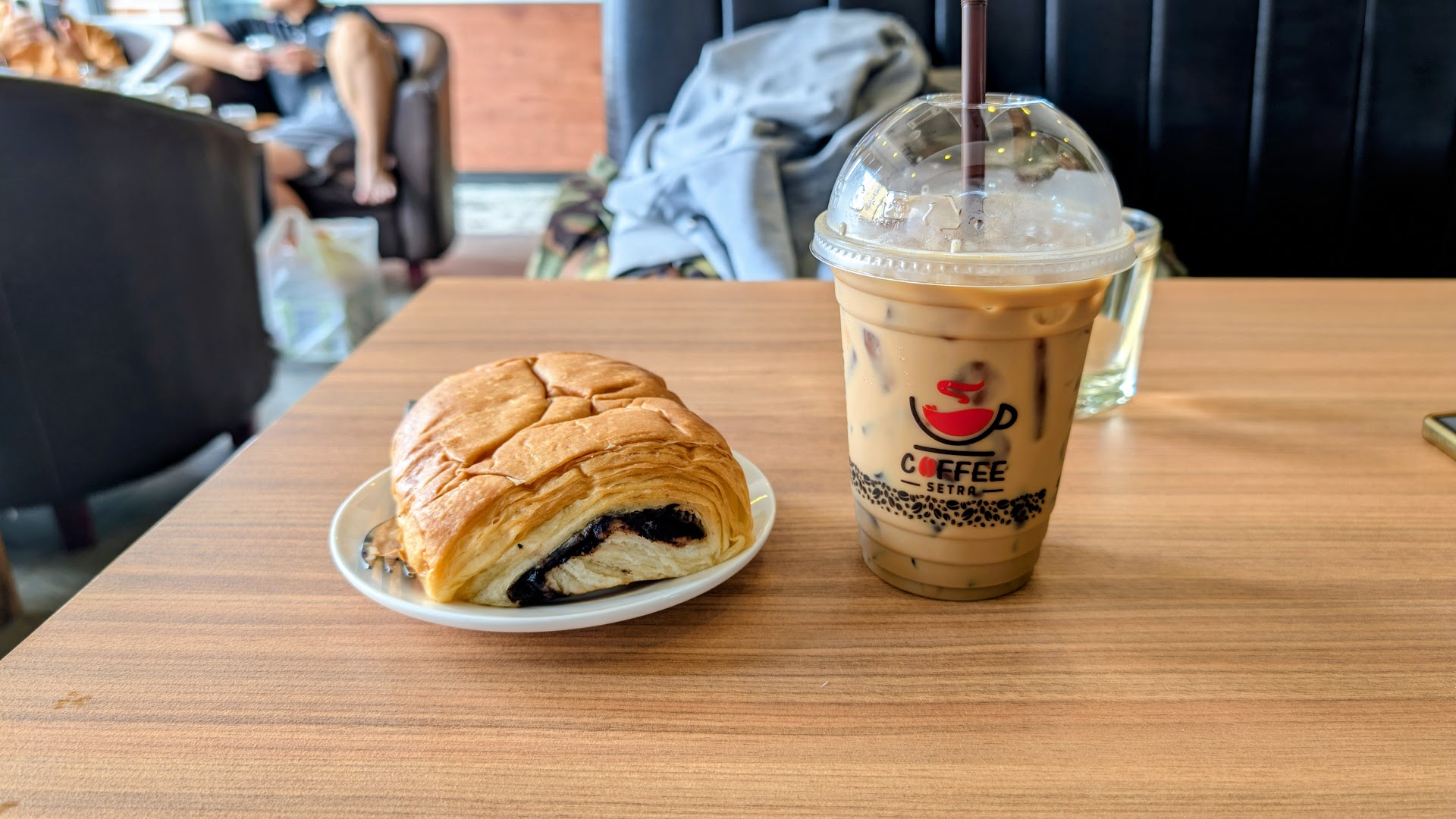 SETRA Coffee: clear photo of food items