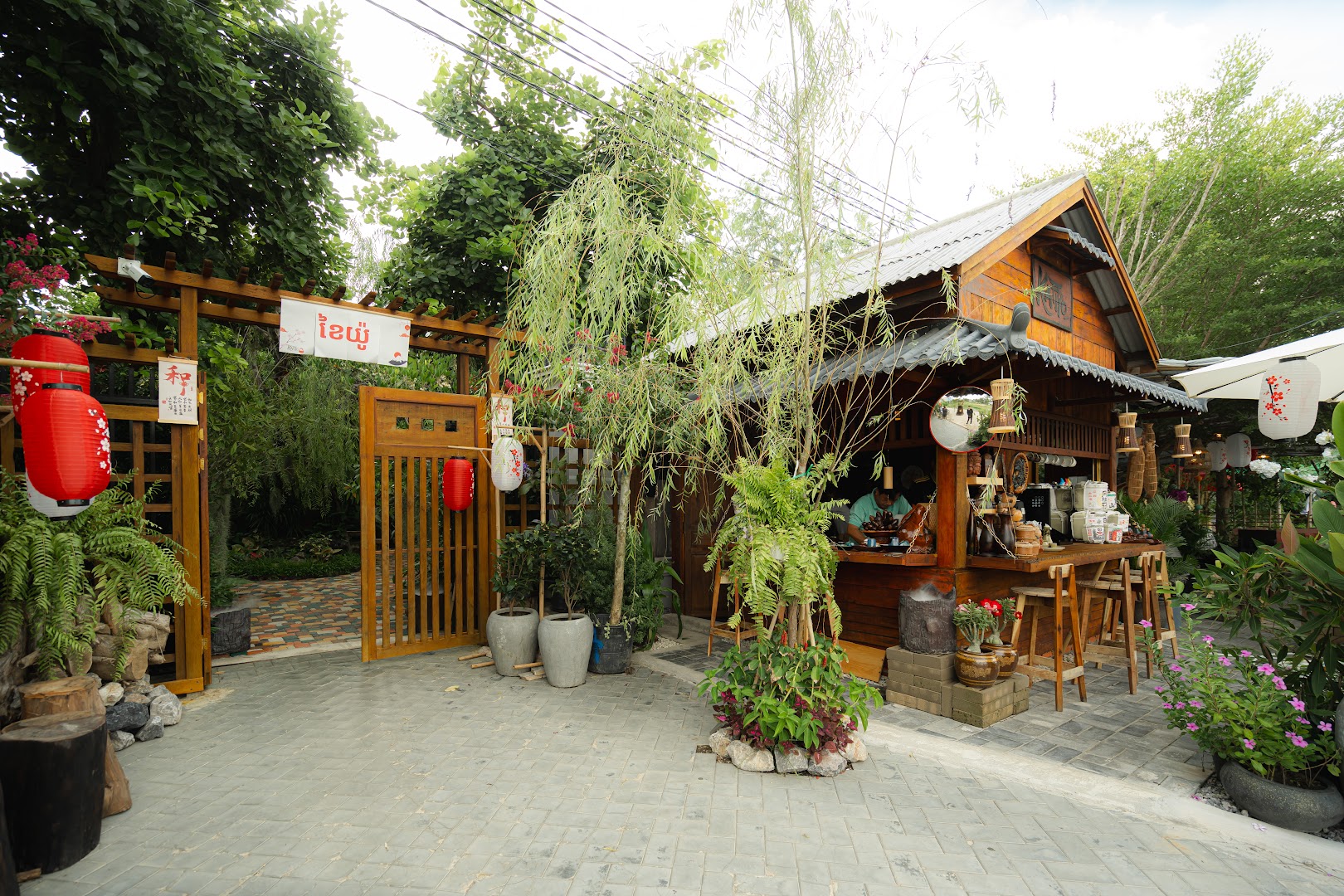 Kaiyo Cafe & Eatery: attractive exterior and inviting atmosphere