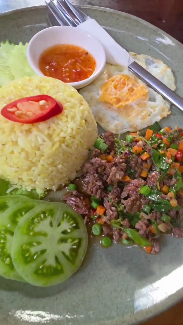 Maison MC Cafe: appetizing photo of served food