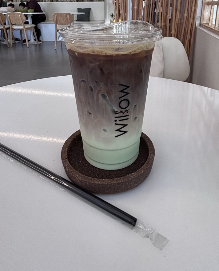 Willow Villa Cafe: clear, professional product shot