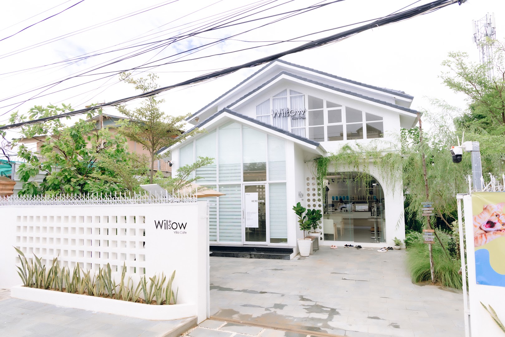 Willow Villa Cafe: clear exterior view of venue