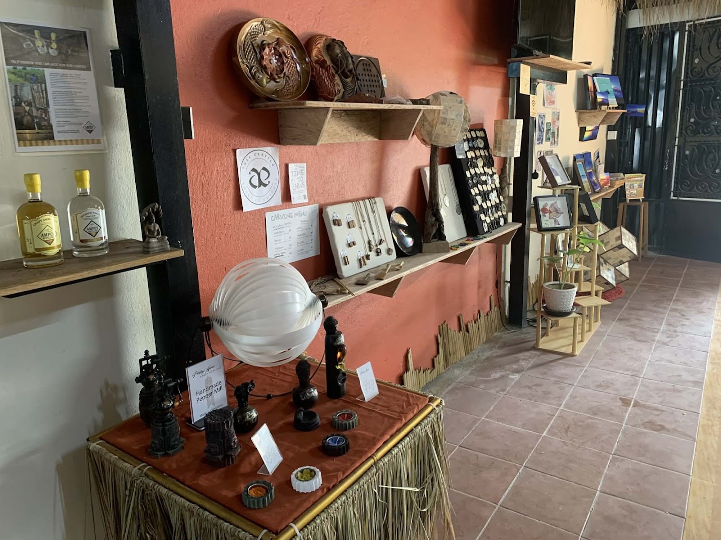 Craft Baitang & Friends: clear display of shop products