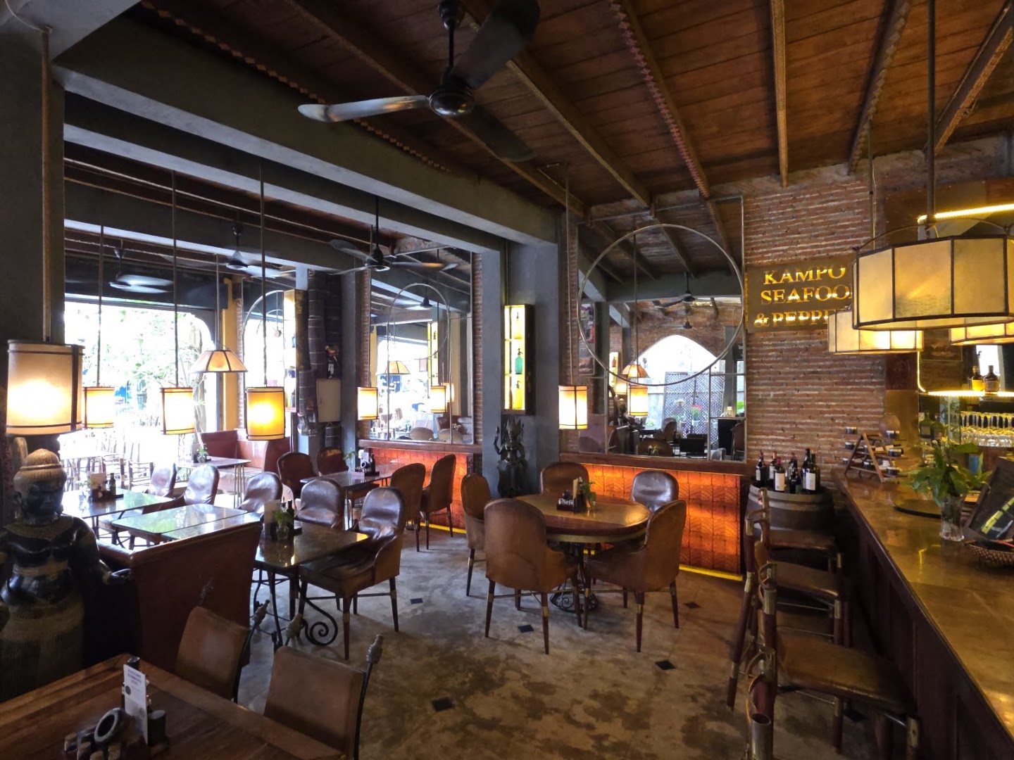 Kampot Seafood & Pepper: high quality interior atmosphere shot