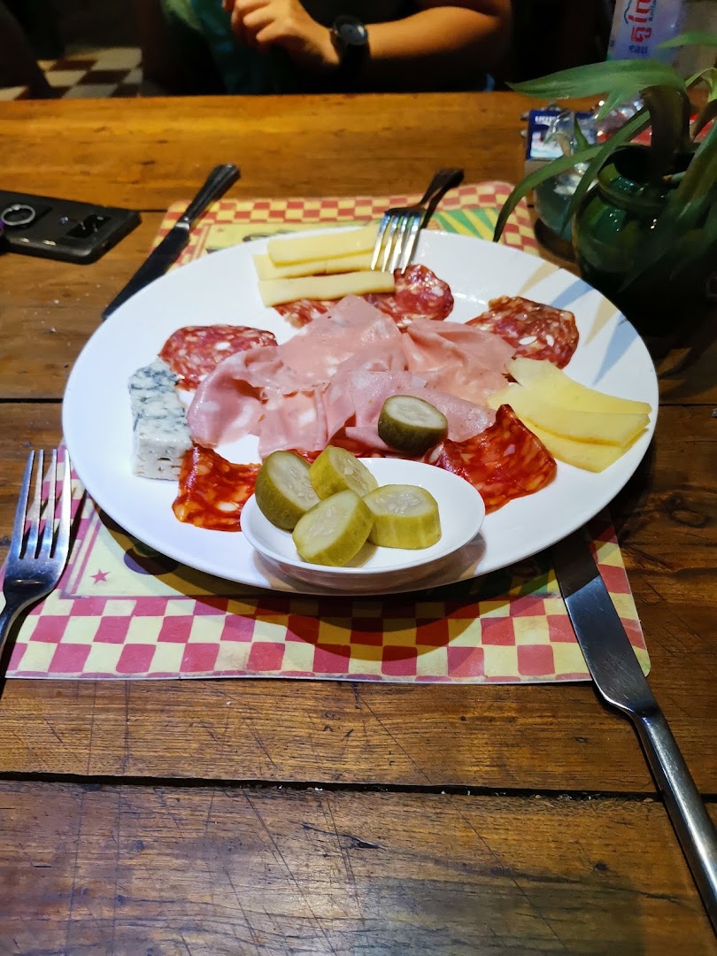Le Comptoir de Kampot: appetizing photo of food served