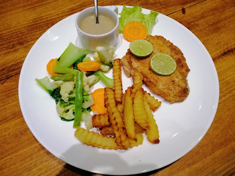 Le Comptoir de Kampot: appetizing photo of served food