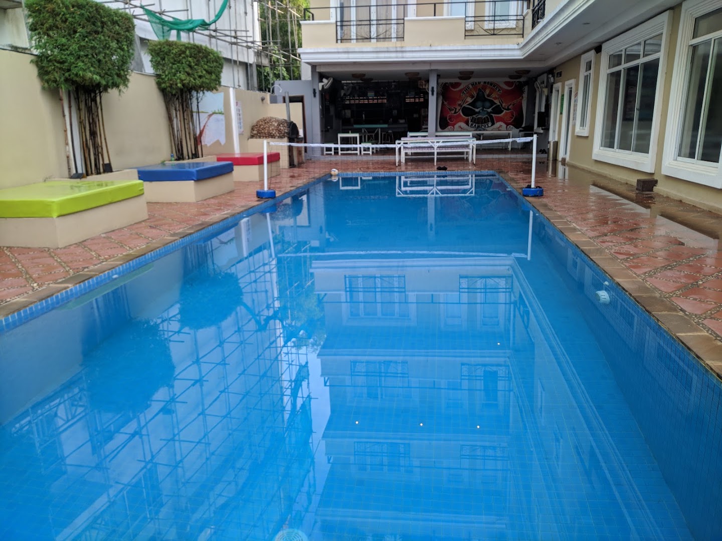 Mad Monkey Kampot: clear shot of venue amenities