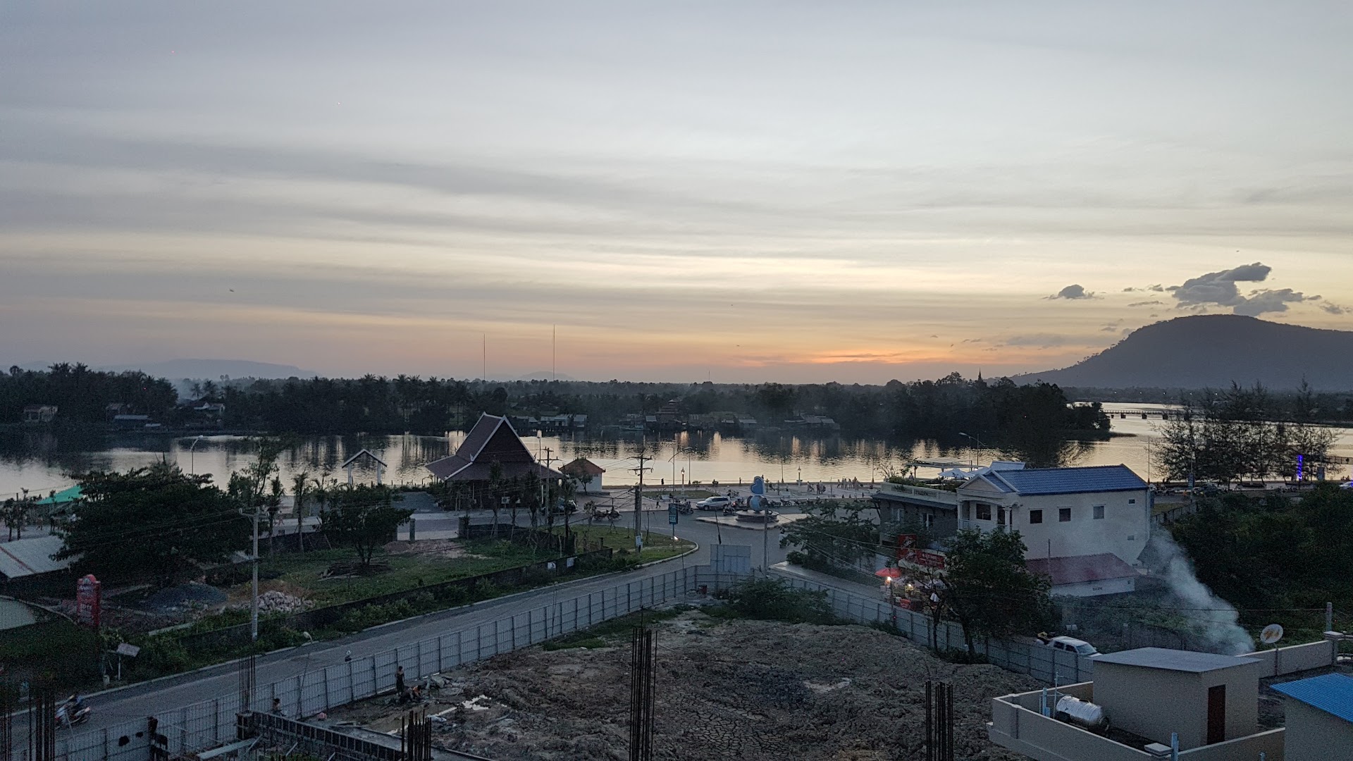Mad Monkey Kampot: beautiful scenic view from venue