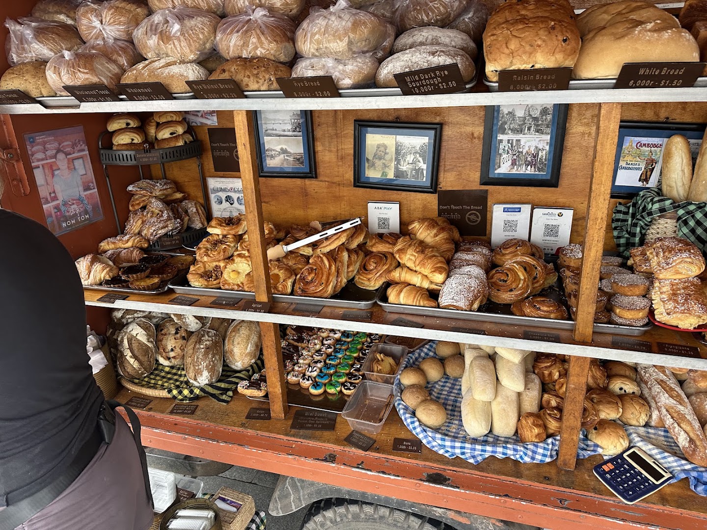Nom Tom Bakery: appetizing display of fresh bakery