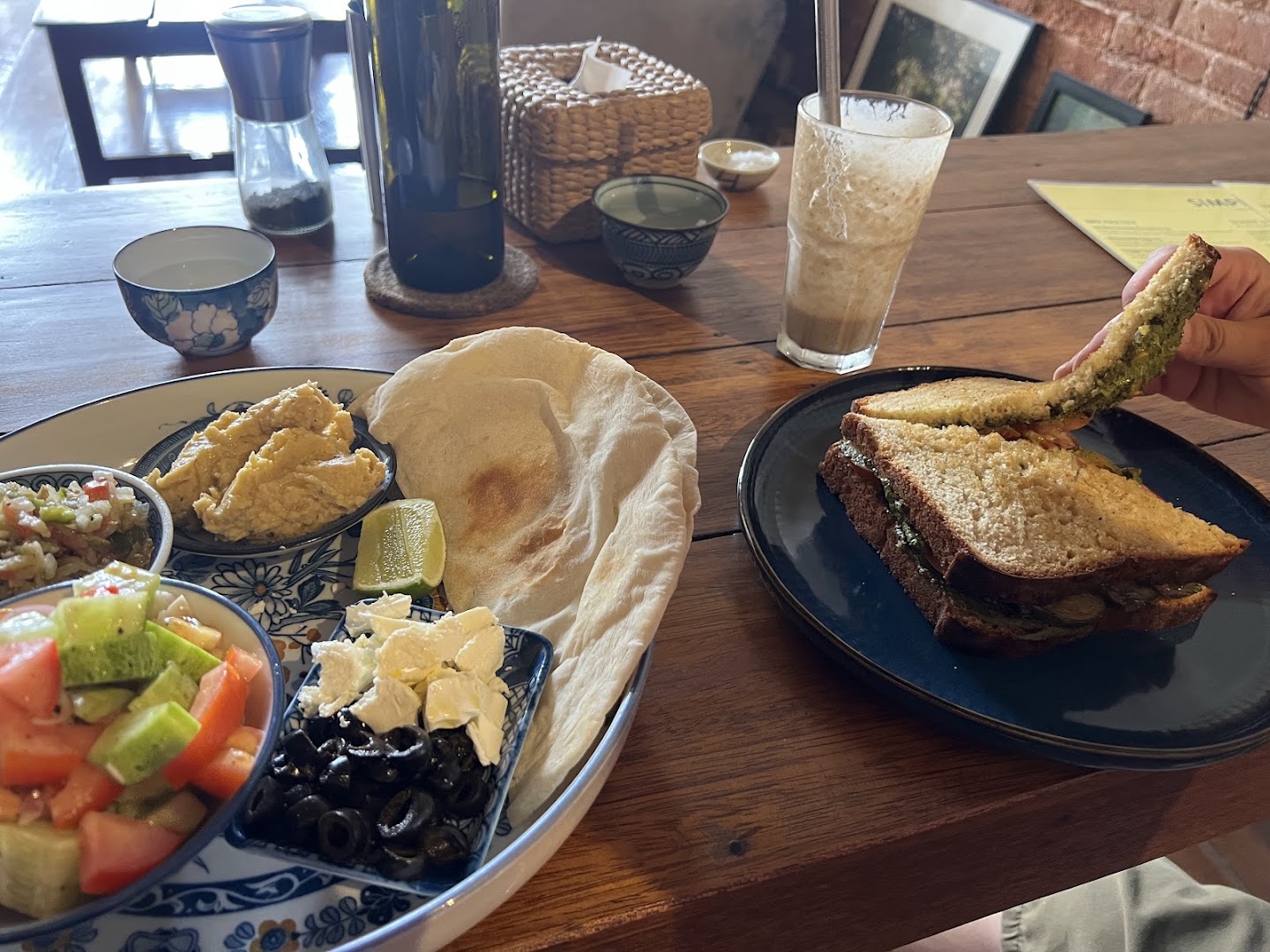 Simple Things: appetizing food and casual atmosphere