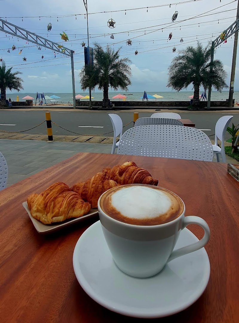POC Restaurant Kep: appealing food and scenic view