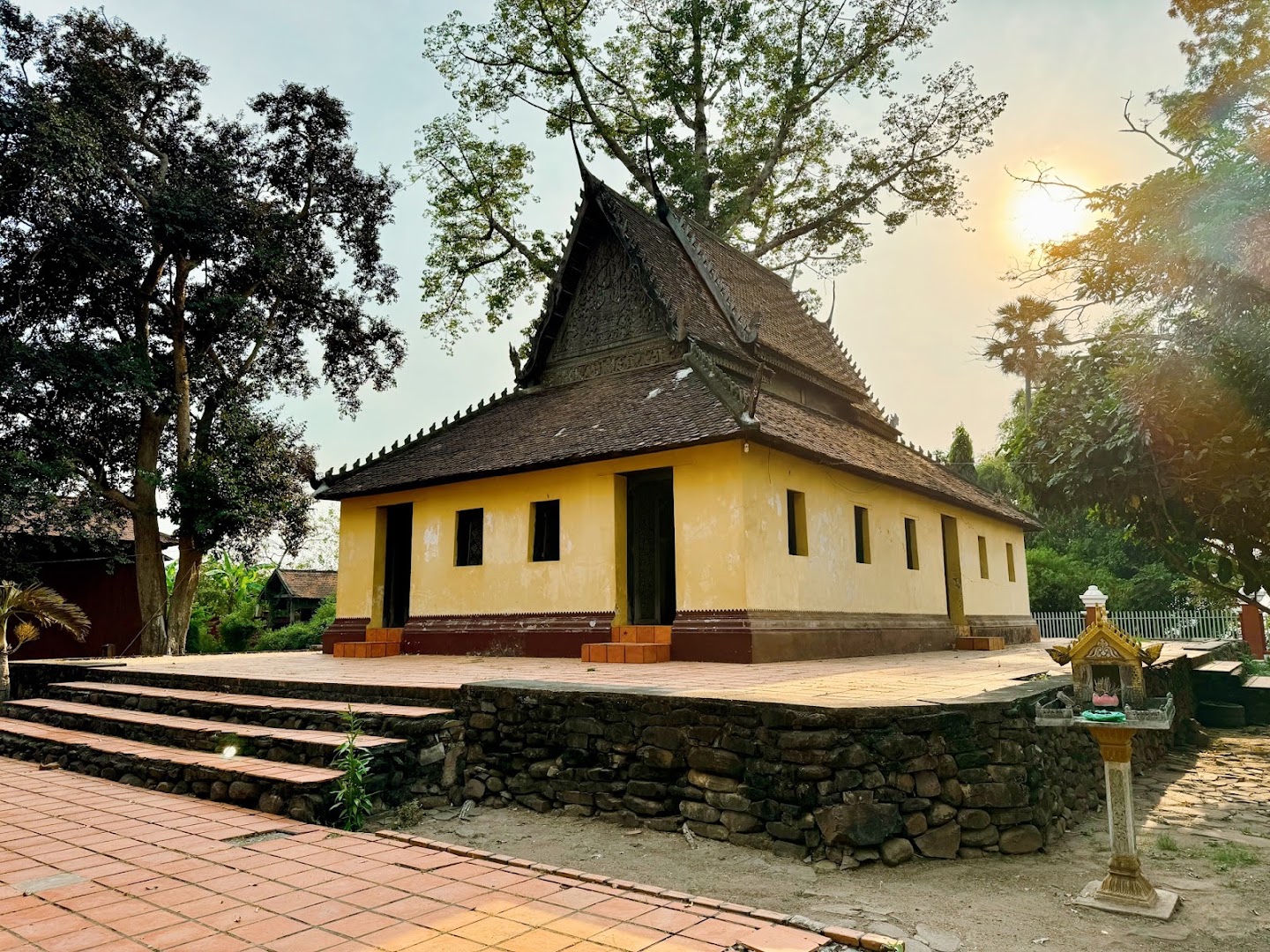 Wat Rokar Kandal: high quality exterior architectural shot