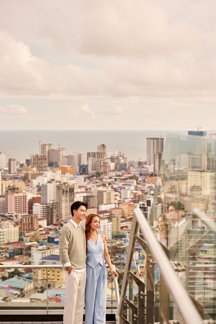 23 Sky Bar: high quality atmosphere and view