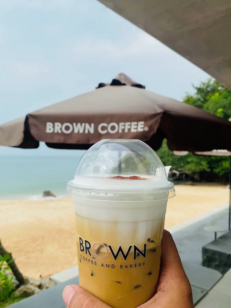 BROWN Coffee, Seaview: appealing product shot with branding