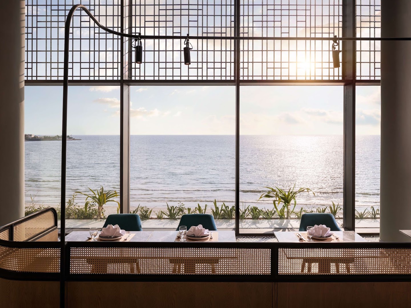 Food Exchange: beautiful professional interior and view