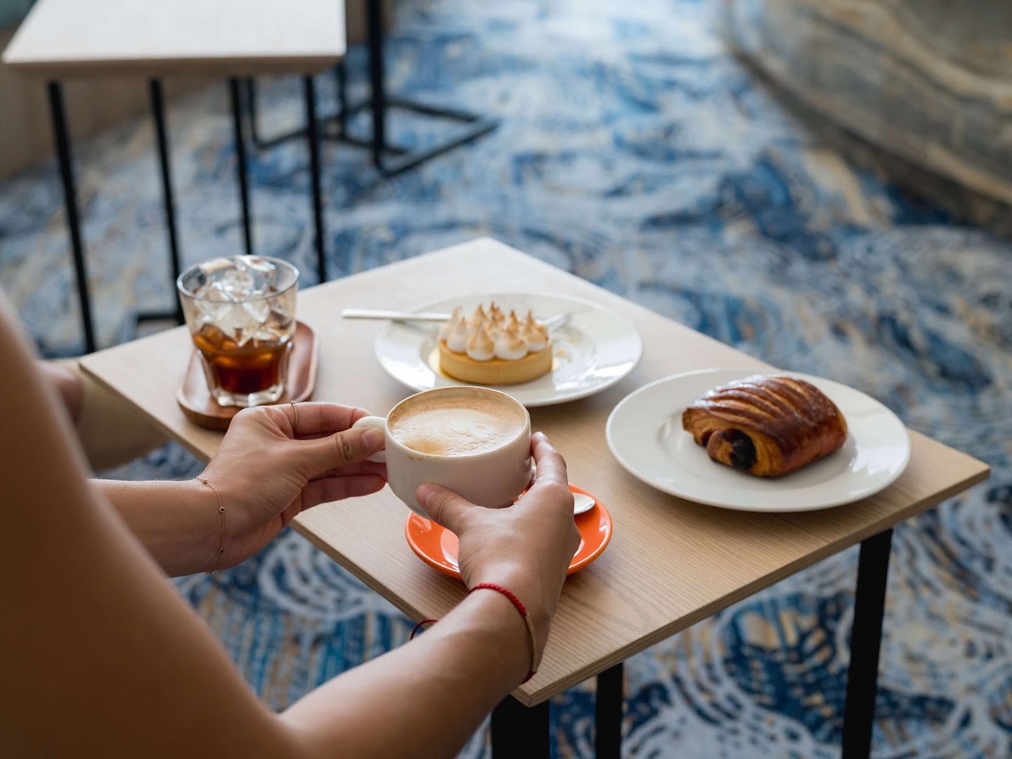 Gourmet Bar & Café: appealing breakfast and coffee shot