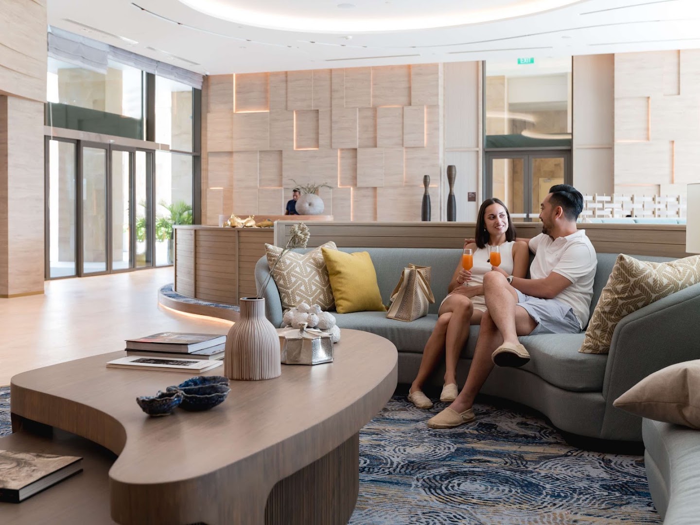Gourmet Bar & Café: professional, inviting atmosphere and composition