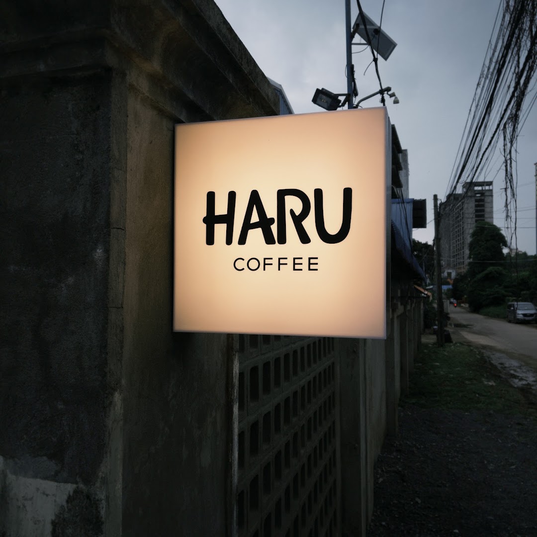 Haru Coffee: clear signage of the venue
