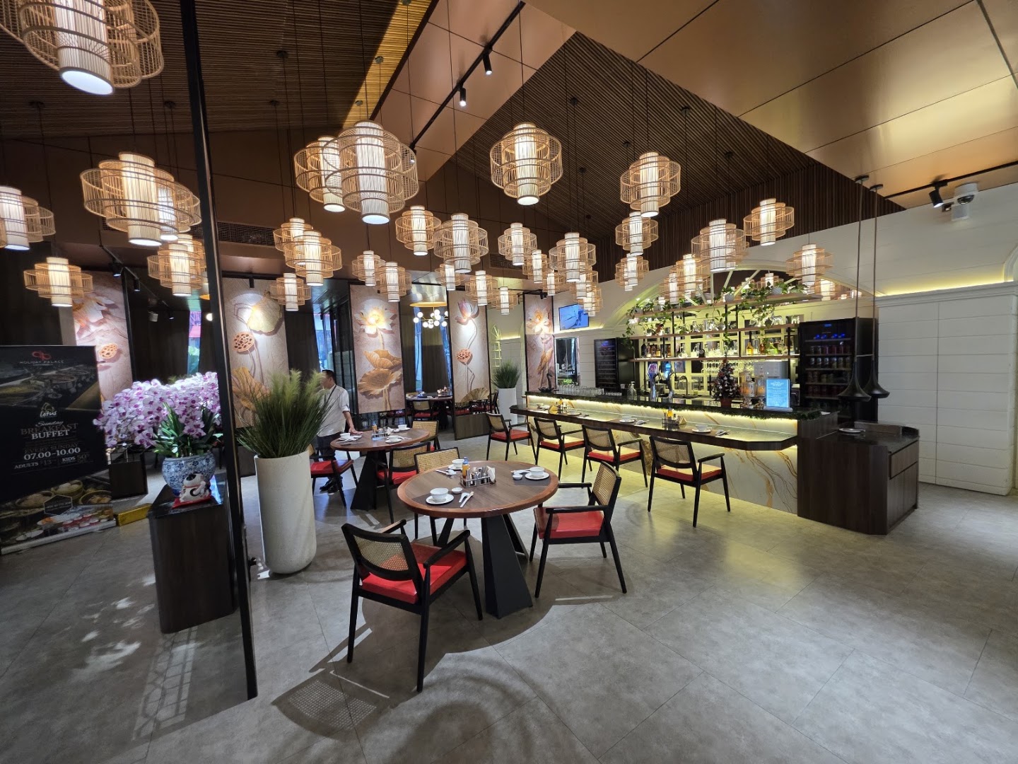 Lotus Restaurant: high quality interior restaurant shot