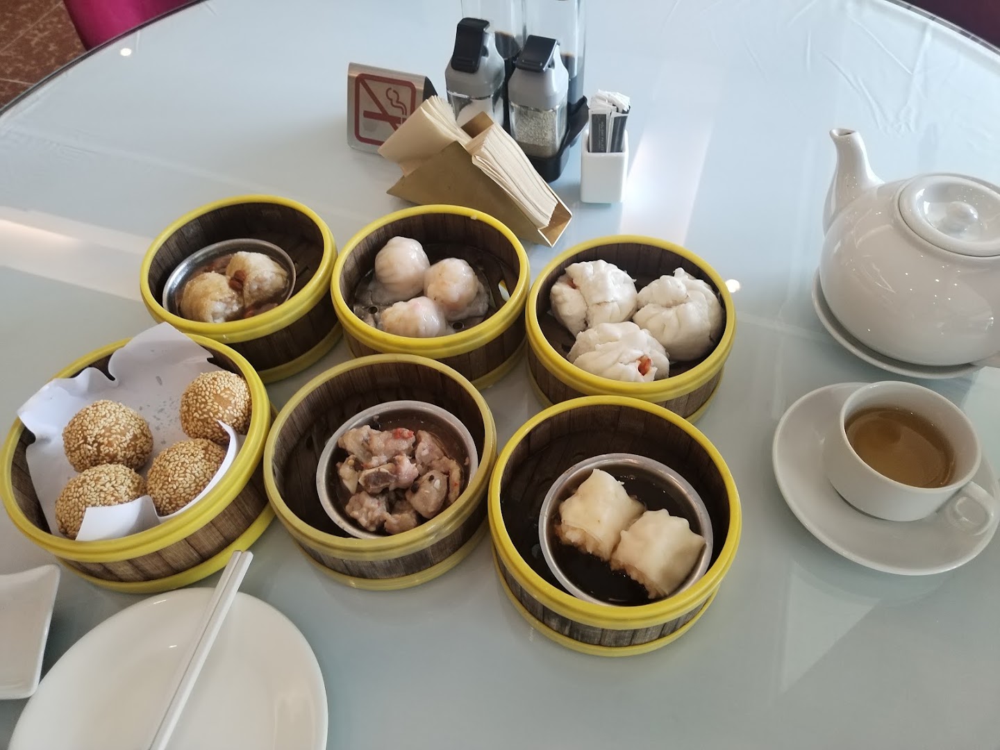 Lotus Restaurant: appetizing display of dim sum