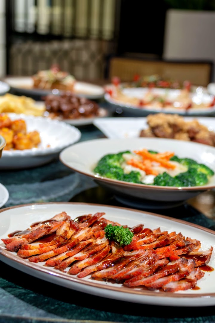 Lotus Restaurant: appetizing food photography