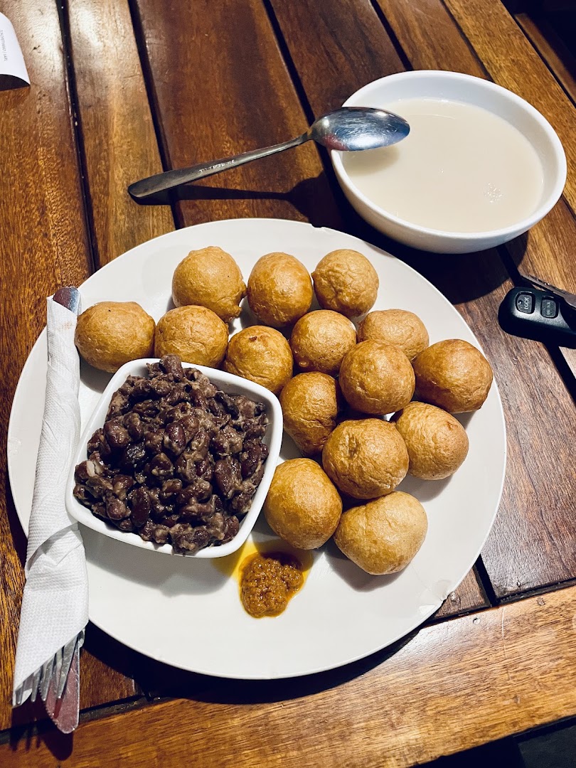 Tchopetyamo Bafoussam: clear, appetizing food photography