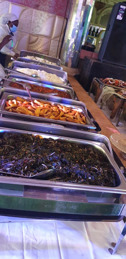 All Aroma Restaurant: clear display of restaurant food